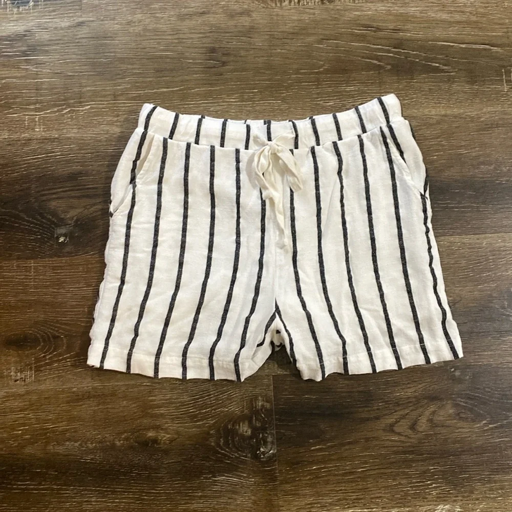 Doe & Rae 100Linen Shorts - Picture 1 of 7